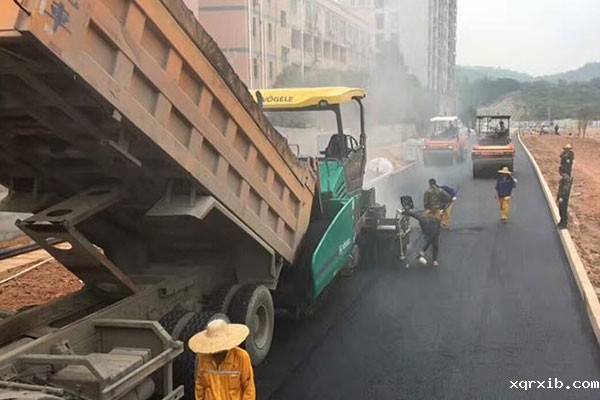 水稳搅拌站实际情况进行选型和安装！
